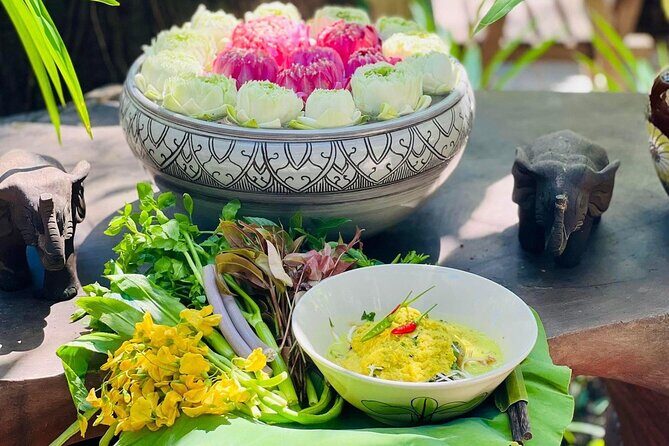 Siem Reap: Local Street Food Experience by Tuk-Tuk - Key highlights at a glance