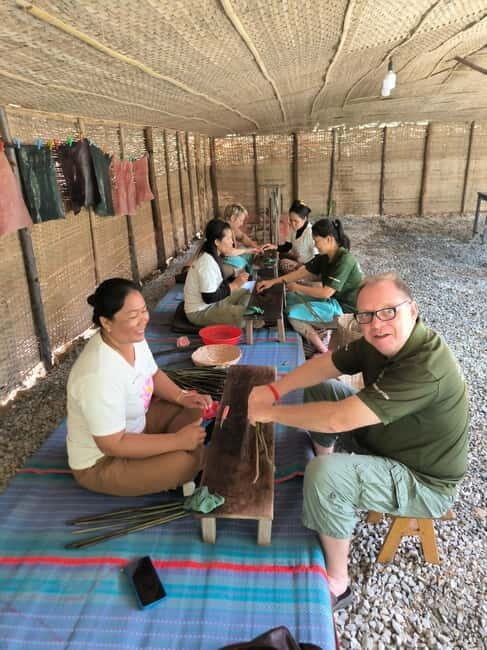 Siem Reap: Lotus Silk Farm- Tour, Lake & Masterclass - Meeting at Biolab Cafe and how the timing works