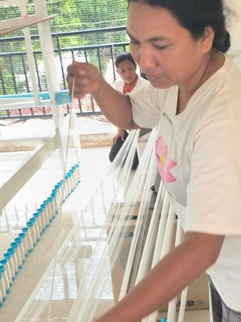 Siem Reap: Lotus Silk Farm- Tour, Lake & Masterclass - The guided tour: from sacred flower to lotus fiber