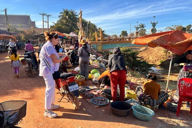 Siem Reap: Morning Bike Tours with Local Market & Lunch - How the 8:00 am tuk-tuk pickup sets the tone