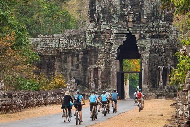 Siem Reap: Morning Bike Tours with Local Market & Lunch - Home-style lunch: what “local flavors” really means here