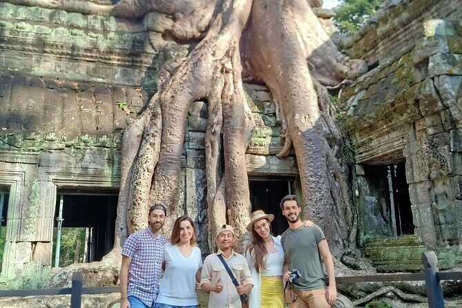 Siem Reap Shared Full-Day Guided Tour of Angkor Temples - Lunch at Srah Srang: planned break, not a random stop
