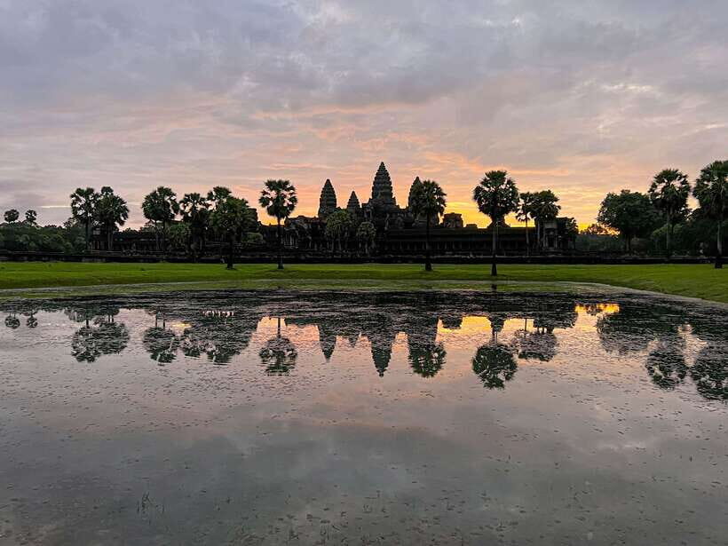 Siem Reap: Temple Tour with Angkor Wat Sunrise and Breakfast - Srah Srang and breakfast: a real pause before Ta Prohm