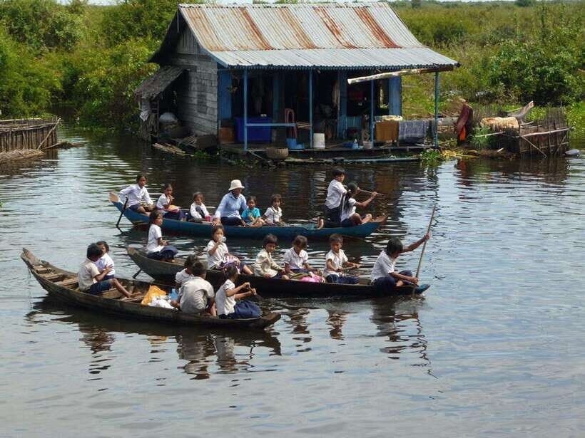 Siem Reap: Tonle Sap, Kampong Phluk & Floating Village Tour - Mangrove boat ride plus sunset: the payoff section