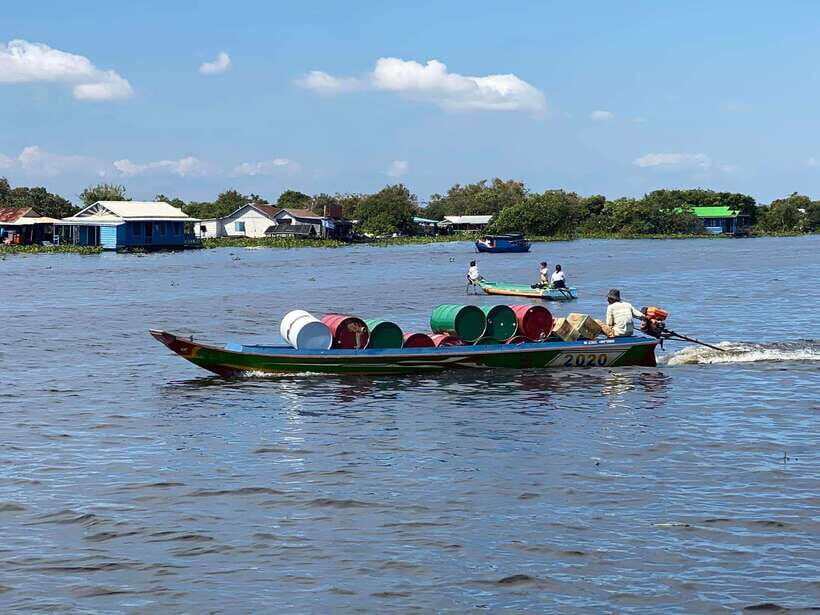 Siem Reap: Tonle Sap, Kampong Phluk & Floating Village Tour - Big boat vs small boat: optional closer views and what to watch for