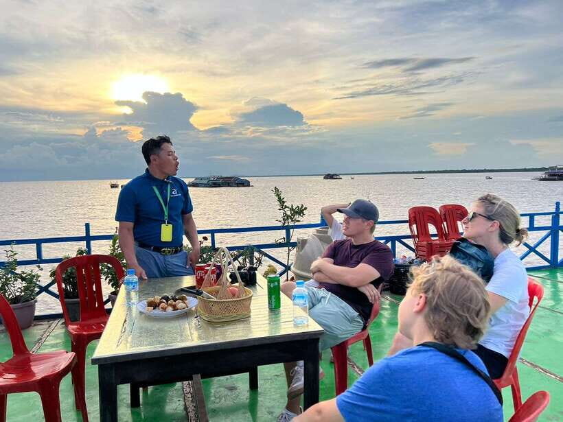 Siem Reap: Tonle Sap Sunset Boat Cruise with Transfers - The SATCHA craft stop: more than souvenir browsing
