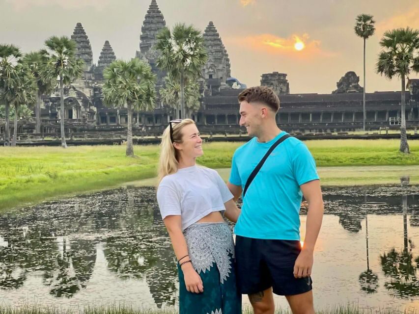 Small-Group Full Day Angkor wat Guide tour with Sun set - Ta Prohm and the jungle path: where the roots take over