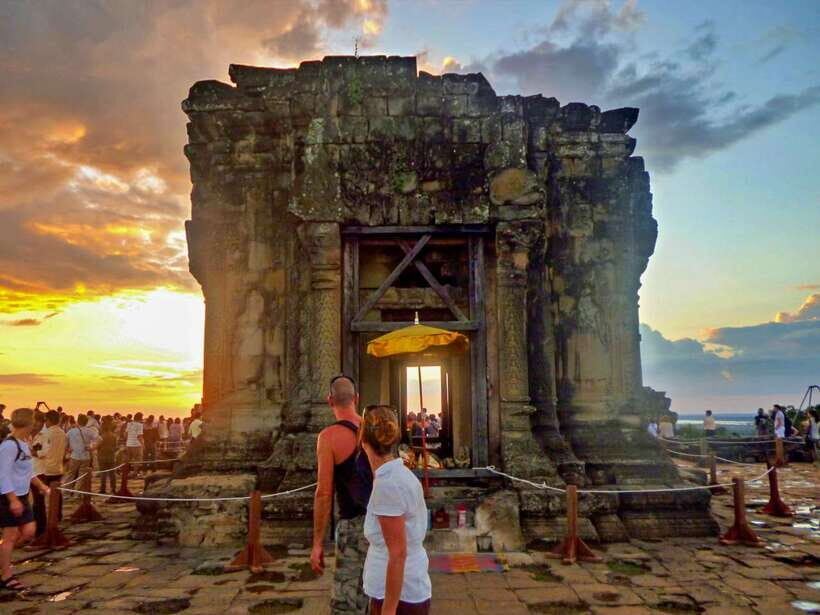 Small-Group Full Day Angkor wat Guide tour with Sun set - Ta Keo: the unfinished pyramid that still dominates