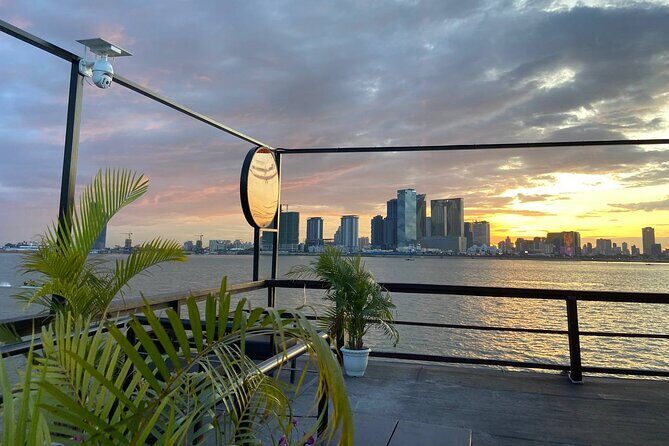 Sunset Cruise with free flow beer, soft drinks & fruit platter - What you’re really buying for $17