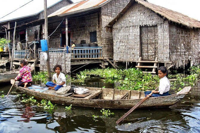 Sunset tour of Kampong Phluk stilts home village on the Tonle Sap - Why the dry vs wet season lesson matters (and what to look for)