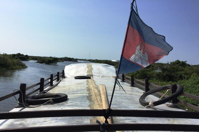 Tonle Sap Lake-Floating Villages-Mangrove Forest - Stop 1: Chong Khneas floating village and how to read what you see