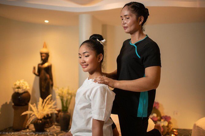 Traditional Khmer Massage is an extremely relaxing treatment that uses no oil. - What happens during the 1-hour massage (welcome drink to final relaxation)