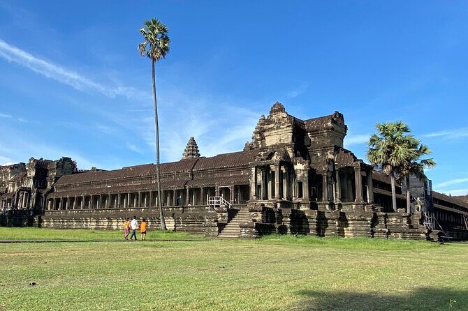 Transfer from Siem Reap Airport to Hotels in Siem Reap - English-Speaking Driver: More Than Just Directions