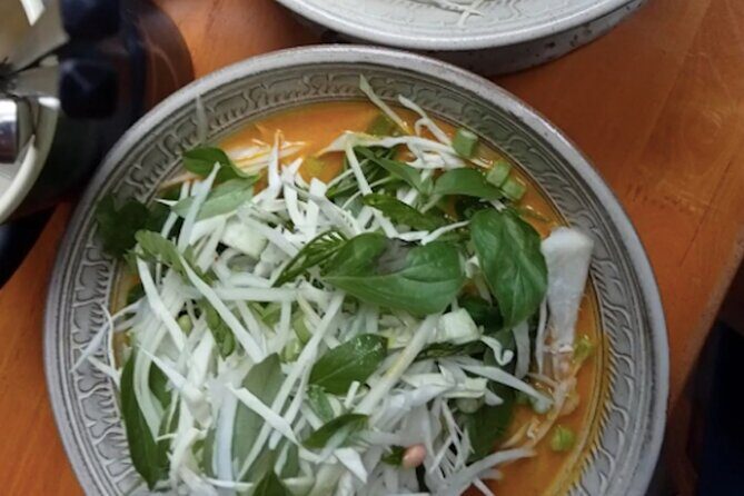 Ultimate Phnom Penh Food Tour by Tuk Tuk: 20 Tastings and Drinks - Stop-by-stop: from the Royal Palace alley to Bassac Lane cocktails