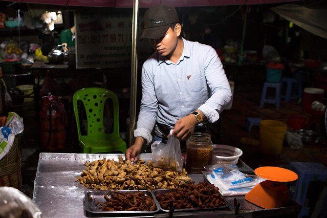 Ultimate Phnom Penh Food Tour by Tuk Tuk: 20 Tastings and Drinks - Weather, timing, and what to pack for this night route