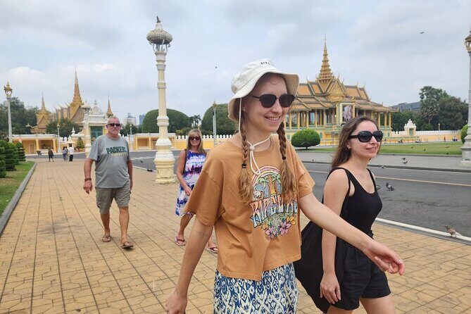 Visit 11 Places in One Day including S21 & Killing Field - Stops 1–3: Wat Phnom, Wat Ounalom, and the National Museum Outside-Only Rule
