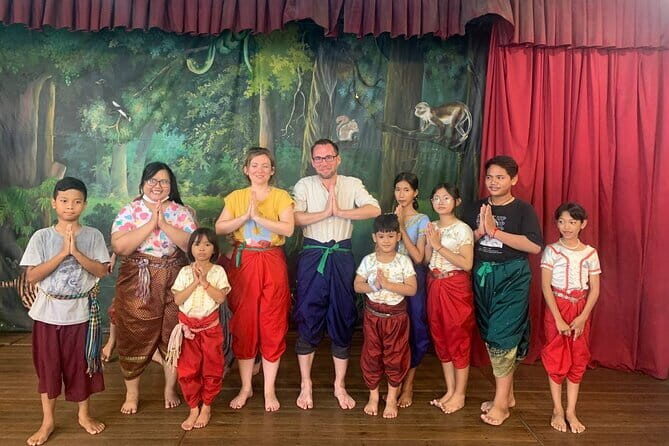 Watch Live Khmer Traditional boxing in Phnom Penh - Sina’s pre-fight briefing: how to understand Kun Khmer fast
